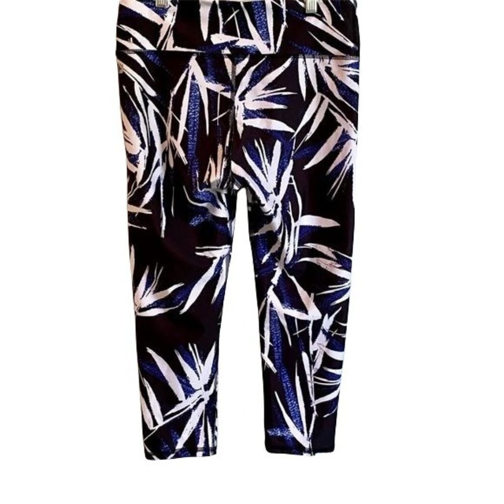 Fabletics Exercise Work out Capris Size Small - Picture 2 of 6